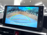 【バックカメラ】駐車時に後方がリアルタイム映像で確認できます。大型商業施設や立体駐車場での駐車時や、夜間のバック時に大活躍!運転スキルに関わらず、今や必須となった装備のひとつです!
