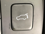 【パワーバックドア】スマートキーや運転席のボタンを押すだけでリアゲートが自動で開閉します!荷物を持っている時や、高い位置にあるバックドアを閉める際に便利な機能です♪
