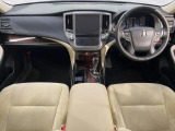 クラウン ハイブリッド 2.5 ロイヤルサルーン 