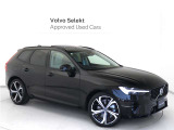 Volvo Cars appで車にリモートアクセスして、空調機能の操作や車の施錠・開錠、ソフトウェア更新などが可能です。エアコンやシートヒーターを操作して、出発前に車内を快適な温度に整えられます。