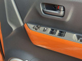 運転席ドアスイッチ周辺です。