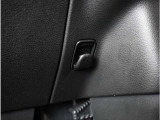 【フック】買い物袋やゴミ袋をひっかけるのに便利です。