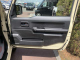 ☆クルマ買ったらエンジンオイル無料のテクノオートリアルです。納車時より走行距離4000キロ又は6ヶ月に一回のペースでご来店していただければ、エンジンオイル交換が無料です!工賃・オイル代金が0円!
