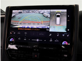お車選びをお楽しみ頂けるよう、在庫車の展示スペースを十分に確保しております。