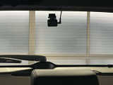 現在の車社会に必須なドライブレコーダーは装着済みです。