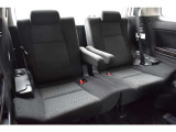 ☆3列目全体☆ 跳ね上げ式、スライド、リクライニング機能付きの3列目シートでございます♪