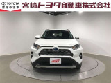 外装工程では、ボディの汚れや鉄粉を洗浄し、磨き上げコーティング。タイヤ・ホイール・エンジンルームまで、しっかり洗浄・艶出しいたします。