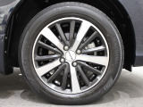 純正のモデューロアルミホイールが足元を飾ります!タイヤサイズは185/60R15 になります。
