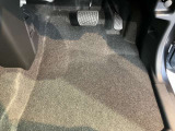 より多くの一般の方へ車を届けれればと思っておりますので同業者様への販売は極力控えさせて頂いております。ご了承下さい。