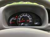 視認性の高いメーターパネルは、運転中のあらゆる情報をひと目で確認可能。走行状況を把握し、安全運転を心強くサポートしてくれるでしょう。