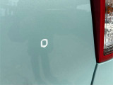 運転席側バックドアに一部小傷がございます。
