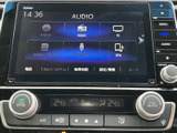 多彩な機能が搭載されたナビゲーションシステムで、目的地までのルート検索やエンターテイメントをお楽しみいただけます。ラジオからDVDまで、幅広いコンテンツに対応しています。