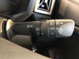 ☆オートライト機能☆車外の明るさに応じて自動的でヘッドランプを点灯および消灯します。夕暮れ時やトンネルなどで便利です!