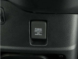 ◆12V電源ソケット◆スマートフォンの充電等にも便利な電源ソケット!使いやすい場所に装備されています。
