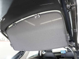 荷室を覆い保護してくれるカバーを装備!。プライバシー保護にも役立ちます。