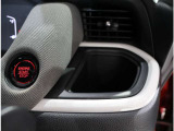 運転手から手に届きやすいところにあるドリンクホルダー。手元近くですので便利です。