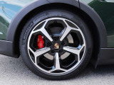 F:245/45R20 R:285/40R20