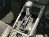 操作性の良いセレクトレバーは変速ショックも少なく、しっかりと思い通りのポジションにギアチェンジが可能となっております。