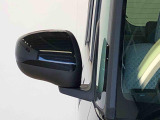 ☆オートライト機能☆車外の明るさに応じて自動的でヘッドランプを点灯および消灯します。夕暮れ時やトンネルなどで便利です!