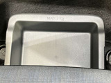 助手席アンダーボックスは運転用の替え靴や、車内に常備しておきたい子供用品、着替えた服などが収納できて便利です。女性に嬉しい収納スペースです★