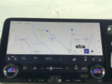 先進のナビゲーションシステムが、スムーズな道案内をしてくれます。多彩な機能を搭載し、快適なドライブをサポートします。