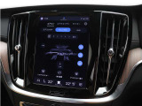 ボルボが世界に先駆けて開発した先進技術、エアピュリファイヤー(アドバンスト・エア・クリーナー、PM2.5センサー付)は、車内に侵入する有害なPM2.5微粒子を最大95%除去。車内の空気もクリーンです。
