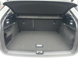 ラゲッジルーム内はでっぱりやくぼみがほとんどなく、大きな荷物でも簡単に出し入れすることが可能となっています。