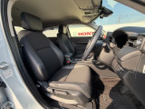 運転席・助手席は座り心地が良く、乗り降りもラクラクです!
