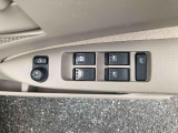 電動格納式ドアミラーになっています。運転席のスイッチでサイドミラーを開閉できます!