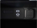 【USB接続】USB接続も可能です。スマートフォンと連動して音楽も再生可能です。