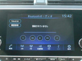 BluetoothAudioももちろん使えます。お手元のスマホをご登録ください。ハンスフリーホンとしても使用可能です。