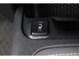 運転席と助手席には寒い日の肩や腰、冷えやすい下肢を温めてくれるシートヒーターが付いております!
