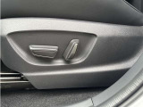 【パワーシート】スイッチ一つで簡単にシートの微調整が可能です。電動ですので力もいりません!ご自身お好みのシートポジションにセットしてドライブをお楽しみください♪
