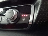 温度調整機能付きのシートヒーターがフロントシートに装備されていますので、エアコンによる乾燥を気にすることなく温まることが出来ます。