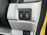 両側電動スライドドアです。