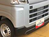 死角になりやすい左右方向の障害物をブザーで知らせてくれるコーナーセンサー搭載