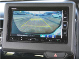 【バニティミラー】運転席、助手席共にサンバイザーにバニティミラーを装備。