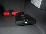 【ETC車載器】が装備されています。ETCカードを差し込むだけで高速道路の利用が可能です。
