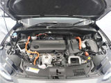 エンジンは車の心臓部分です。このエンジンルームが汚いとトラブルの基になります。当店は専用の液剤を使って徹底的に綺麗にします。