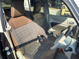 毎日過ごす運転席は要チェック。シートのへたり・擦れ、視界のイメージまで伝わる重要ポイント。