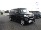 中古車購入時「パンク保証」をご案内しております。万一のパンクやバーストの際に、同等新品タイヤへの交換が可能です。(タイヤと交換工賃が対象です。免責金額と廃タイヤ処分料が必要になります。)