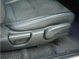 ◆シートハイトアジャスター◆運転席を上下に高さ調節ができます!運転ポジションを体格に合わせてシート調整できます。