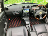 運転席周りの空間は広く、快適なドライビングポジションを実現。操作系の配置も見やすく、使い勝手が良いです。