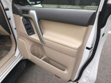 お車御覧いただきありがとうございます。トヨタのランドクルーザープラド入庫致しました!