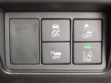 【スイッチ類】トラクションコントロール・CMBS(衝突軽減ブレーキシステム)・車両接近通報装置・路外逸脱抑制機能のスイッチがあります。
