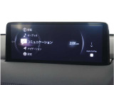 【純正マツダコネクトナビ】美しい地図画面と簡単操作が特徴です。手元のコマンダーで操作が可能なので入力や操作も便利ですね!各種車両設定や車両情報を確認することも可能です。
