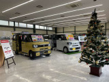 広々としたショールームでゆっくりとお車をご覧頂けます。