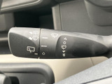 雨天時でもクリアな視界を確保できます。自動ワイパー機能も搭載し、運転をサポートします。