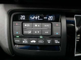 「オートエアコン」が付いています。1年中快適な室内を提供!車内温度を設定すると、風量を自動で調節してくれます。