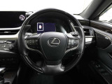 各操作スイッチなどもハンドルから手を放すことなく操作可能で安全運転に支援いたします!